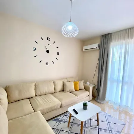 Chlo Apartment 2 Tirana Exterior photo